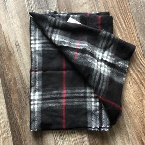 V.FRAAS Infinity Scarf